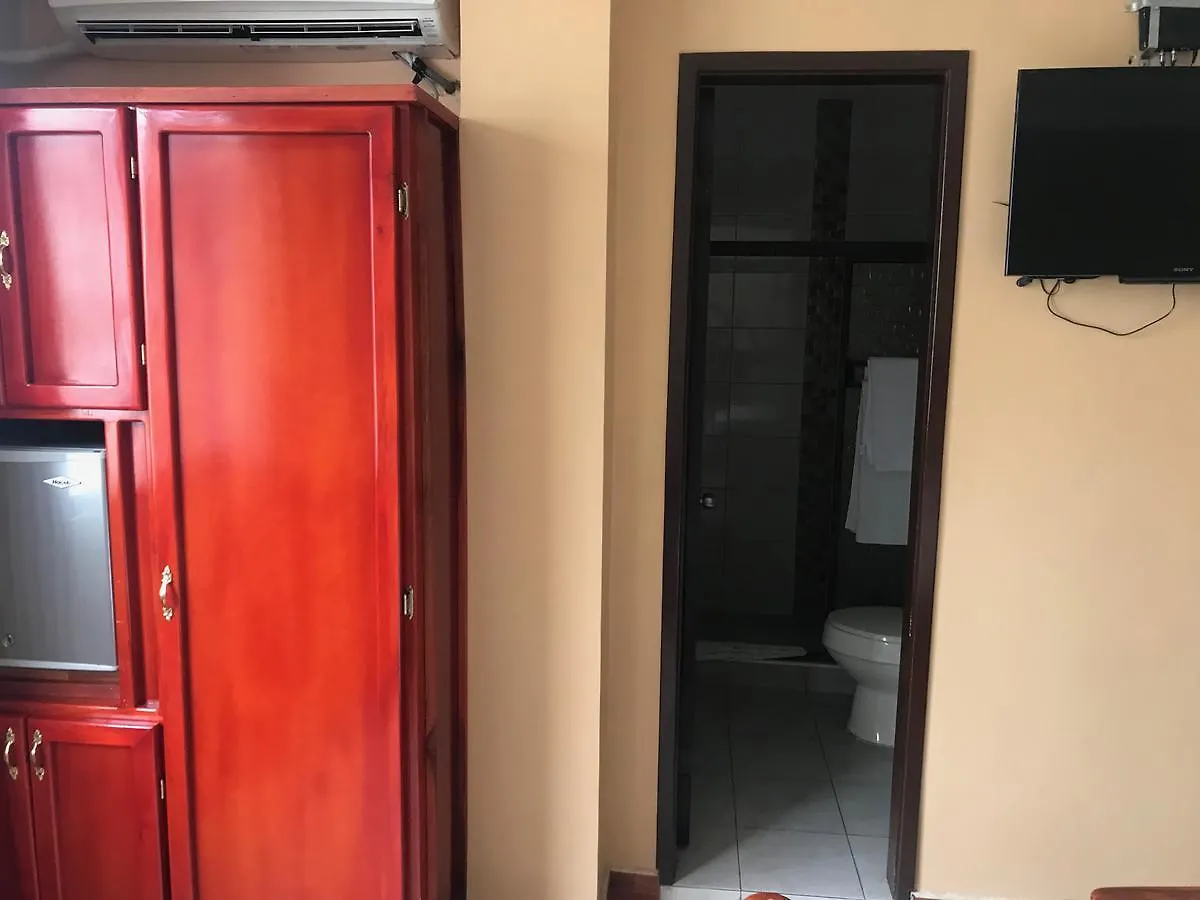 *** מלון גוויאקיל Hostal Bicentenario אקוודור