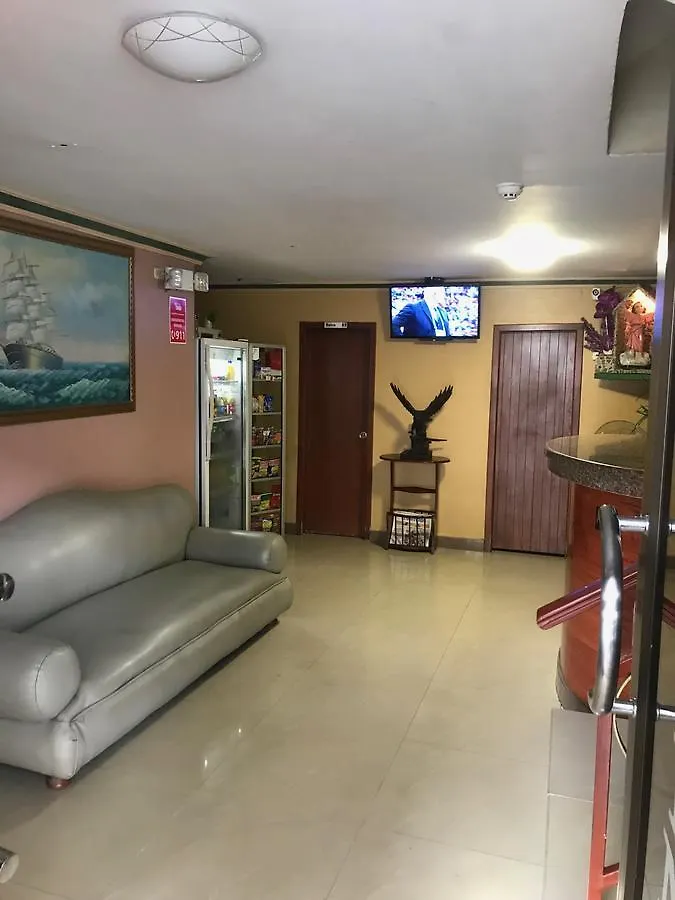 הקונטקטים של Hostal Bicentenario